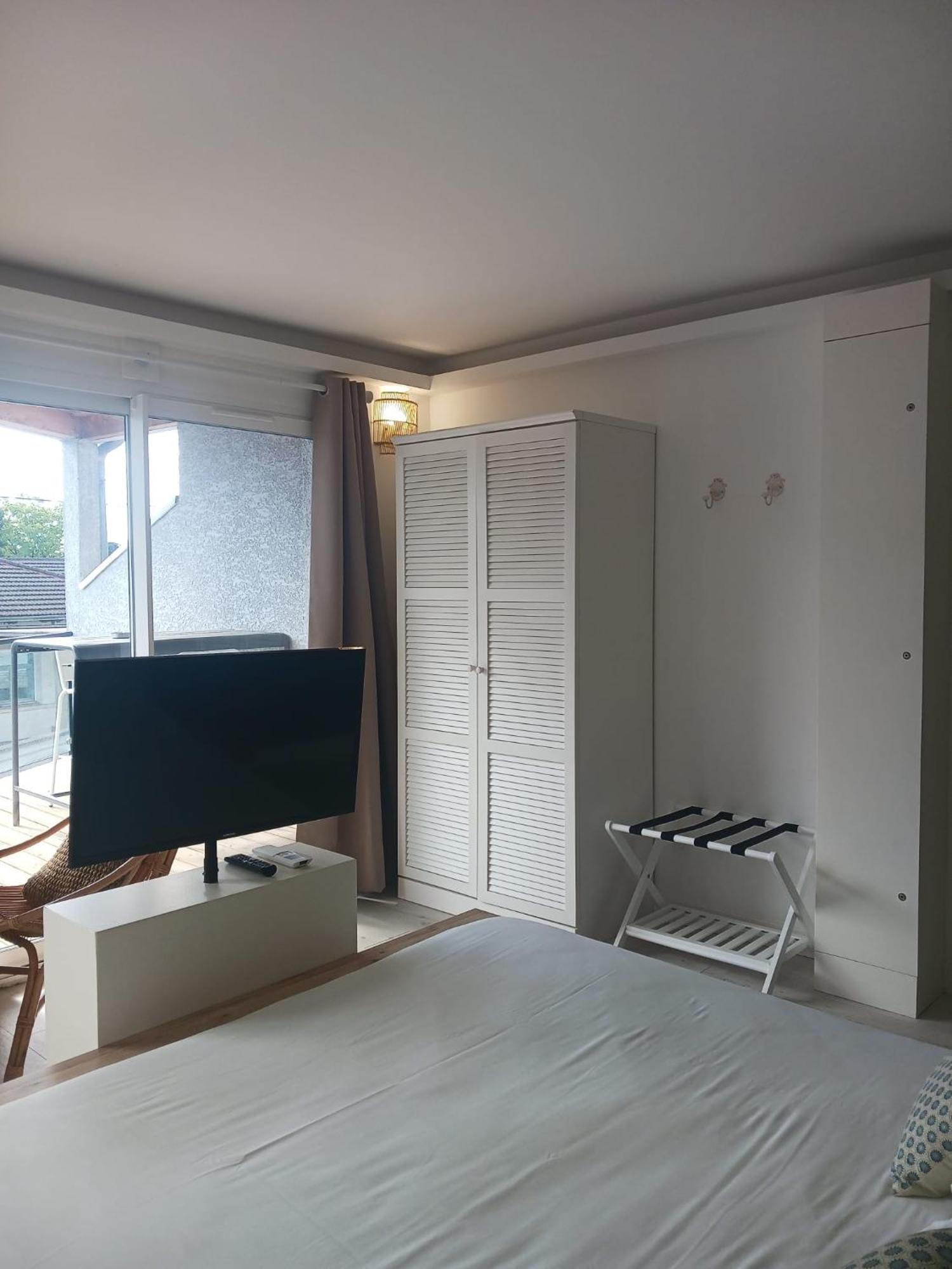 Hotel Aracari Villars-les-Dombes Esterno foto