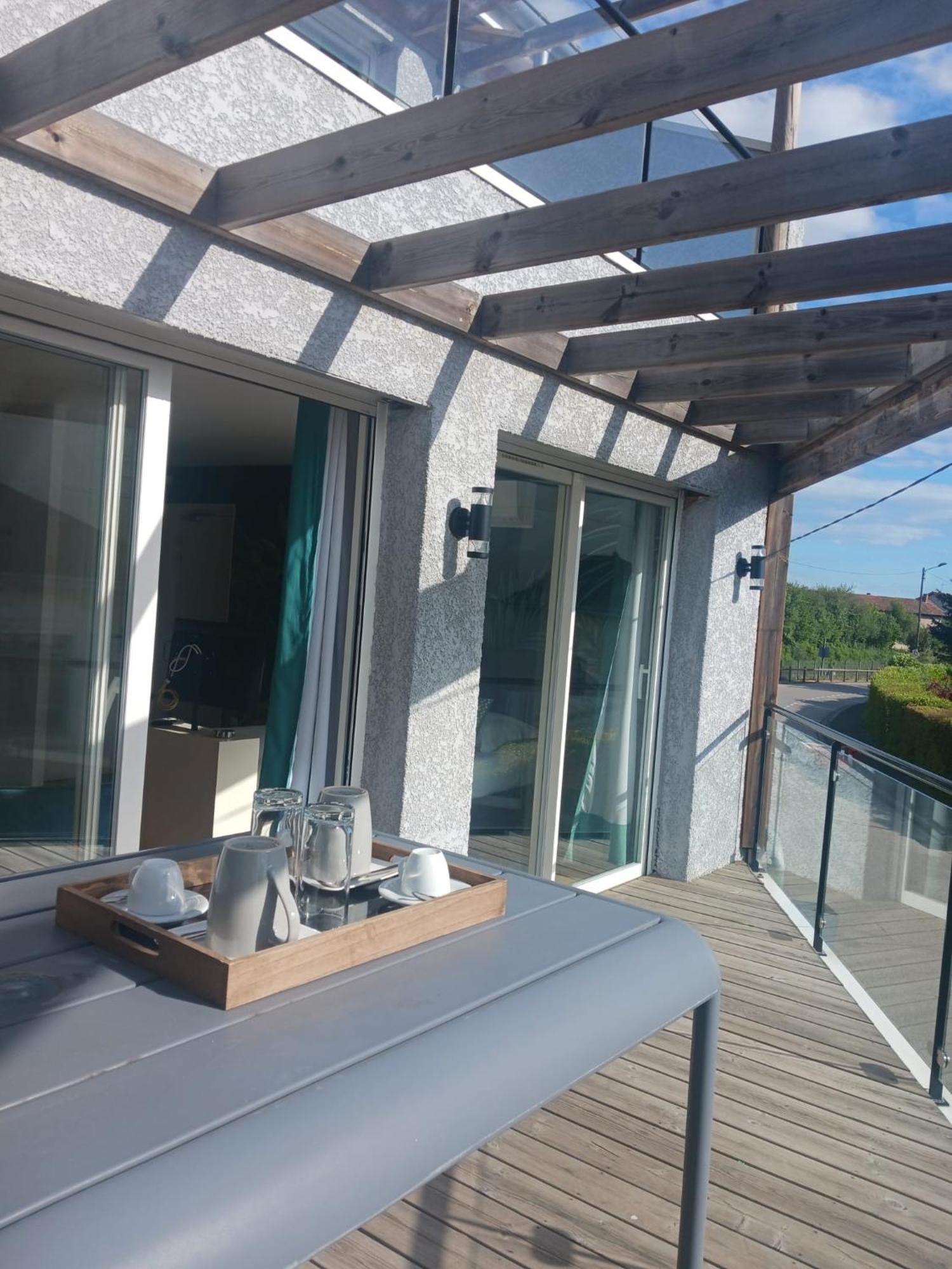Hotel Aracari Villars-les-Dombes Esterno foto